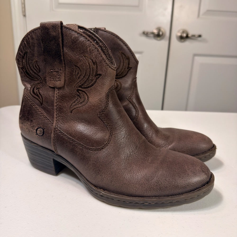 BORN Brown Leather Western Ankle Boots Women's 8 EU 39 Embroidered Side Zip